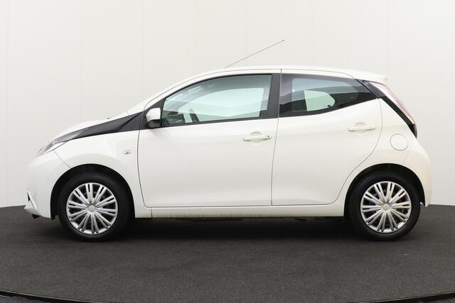 Toyota AYGO 1.0 VVT-i X-Play Navi Camera Apple Carplay/ Android auto