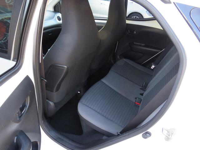 Toyota AYGO 1.0 VVT-i x-joy 1e Eigenaar, Dealer onderhouden, Achteruitrijcamera en LM-Velgen