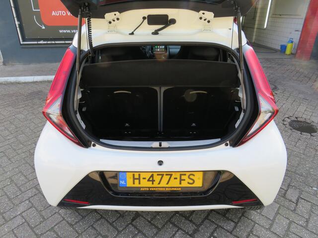 Toyota AYGO 1.0 VVT-i x-joy 1e Eigenaar, Dealer onderhouden, Achteruitrijcamera en LM-Velgen