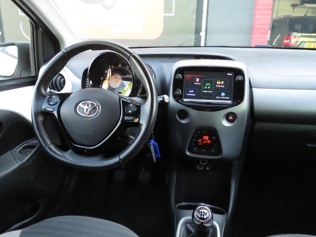 Toyota AYGO 1.0 VVT-i x-joy 1e Eigenaar, Dealer onderhouden, Achteruitrijcamera en LM-Velgen