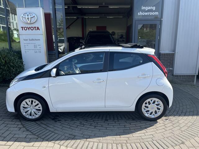 Toyota AYGO 1.0 VVT-i x-play limited