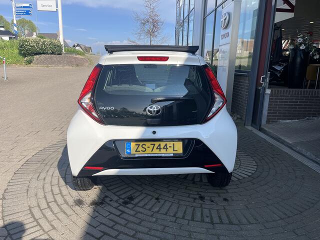 Toyota AYGO 1.0 VVT-i x-play limited