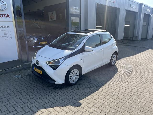 Toyota AYGO 1.0 VVT-i x-play limited