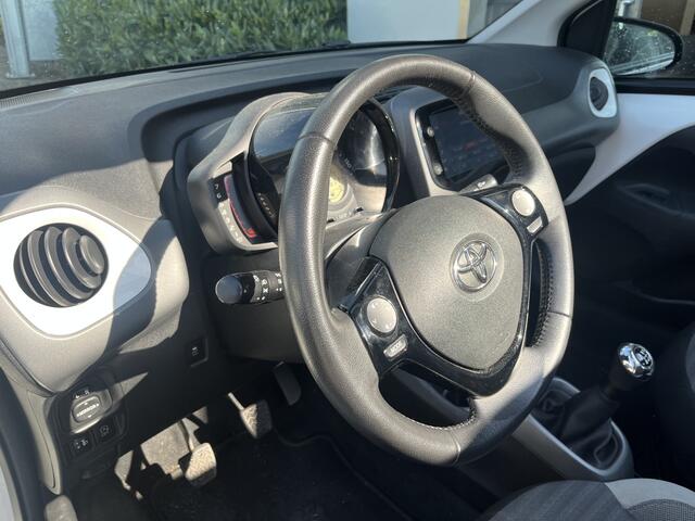 Toyota AYGO 1.0 VVT-i x-play limited
