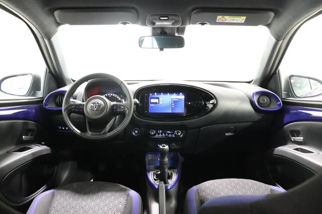 Toyota AYGO X 1.0 VVT-i MT Envy Limited, Apple Carplay, Android Auto, Stoelverwarming, Parkeersensoren voor en achter, Keyless entry, Navigatie, LED verlichting!