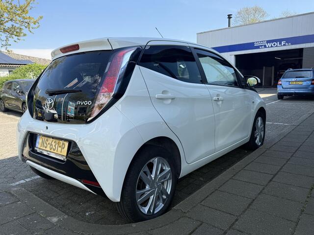 Toyota AYGO 1.0 VVT-i x-play