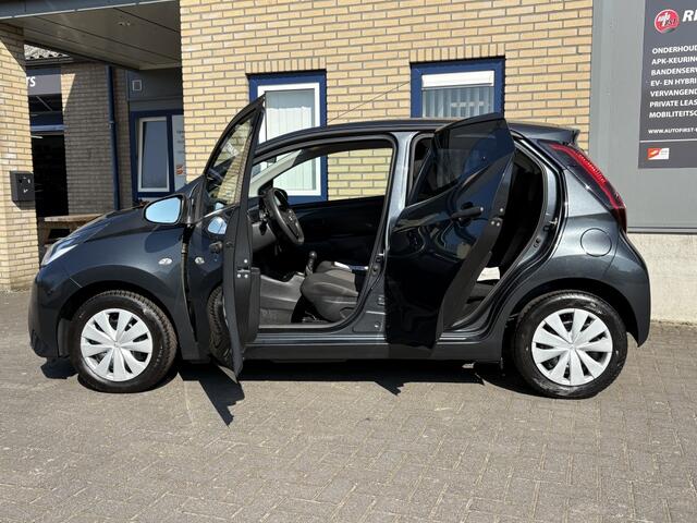 Toyota AYGO 1.0 VVT-i x-cite ELEK RAMEN VOOR-CRUISE- 2 SLEUTELS