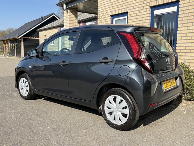 Toyota AYGO 1.0 VVT-i x-cite ELEK RAMEN VOOR-CRUISE- 2 SLEUTELS
