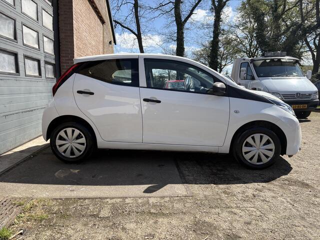 Toyota AYGO 1.0 VVT-i x-fun 5Drs/Airco/Led/NAP