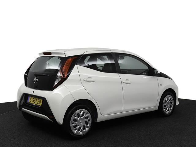Toyota AYGO 1.0 VVT-i x-play | Automaat | Airco | Achteruitrijcamera | Bluetooth | Apple Carplay| Android Auto |