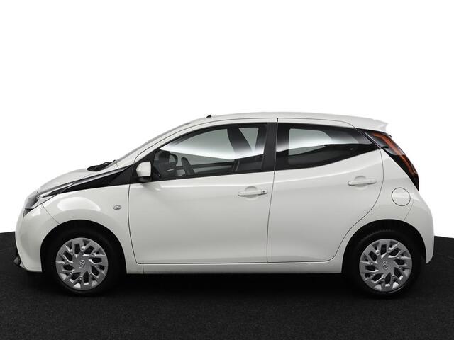 Toyota AYGO 1.0 VVT-i x-play | Automaat | Airco | Achteruitrijcamera | Bluetooth | Apple Carplay| Android Auto |
