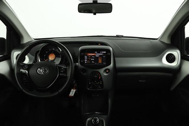 Toyota AYGO 1.0 VVT-i x-play | Automaat | Airco | Achteruitrijcamera | Bluetooth | Apple Carplay| Android Auto |