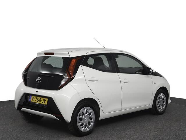 Toyota AYGO 1.0 VVT-i x-play | Automaat | Apple Carplay & Android auto | Airco |