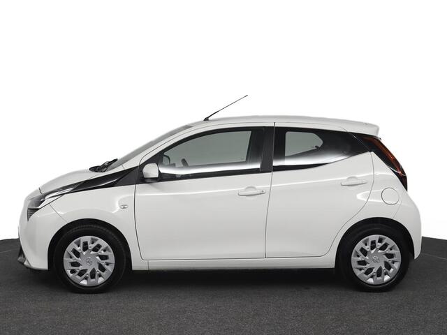 Toyota AYGO 1.0 VVT-i x-play | Automaat | Apple Carplay & Android auto | Airco |