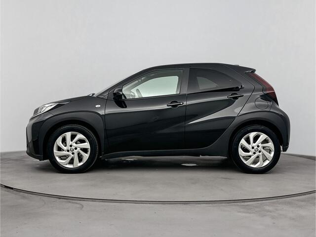 Toyota AYGO X 1.0 VVT-i MT first