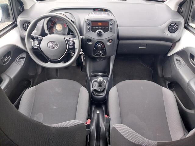 Toyota AYGO 1.0 VVT-i X-Fun Bi-Tone | Airco | Bluetooth | Privacy Glass |