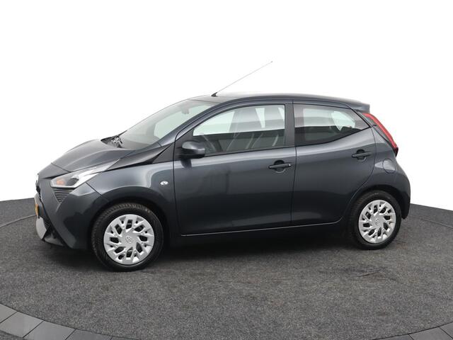 Toyota AYGO 1.0 VVT-i x-play | Automaat |Airco | Parkeercamera | Trekhaak |
