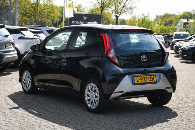 Toyota AYGO 1.0 VVT-i x-play APPLE CARPLAY/ HILL HOLD/ LED