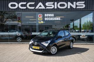 toyota-aygo-1.0-vvt-i-x-play-apple-