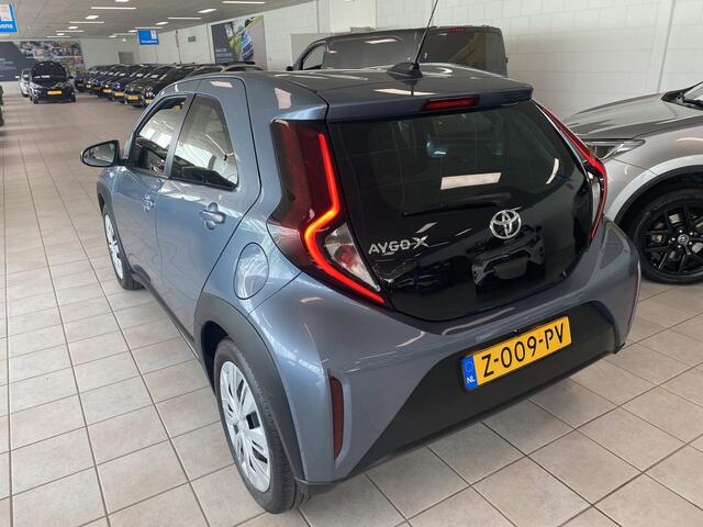 Toyota AYGO X 1.0 VVT-i MT Play