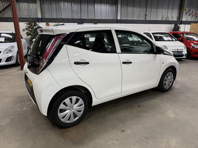 Toyota AYGO 1.0 VVT-i x-now