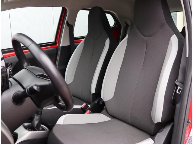Toyota AYGO 1.0 VVT-i x-play | BOVAG-garantie | Camera | Airco | NAP