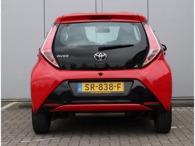 Toyota AYGO 1.0 VVT-i x-play | BOVAG-garantie | Camera | Airco | NAP