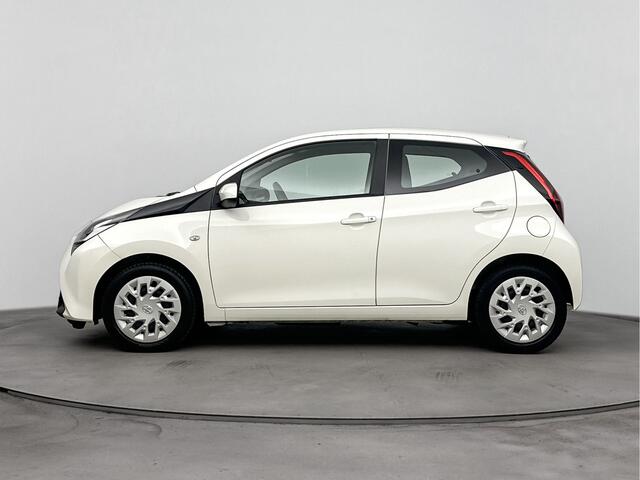 Toyota AYGO 1.0 VVT-i X-Nav | Navigatie | NL-Auto | Parkeercamera |