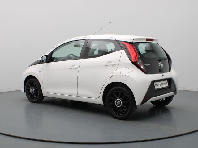 Toyota AYGO 73 pk VVT-i x-play AUTOMAAT Airco | Camera | Carplay | 15" Velgen