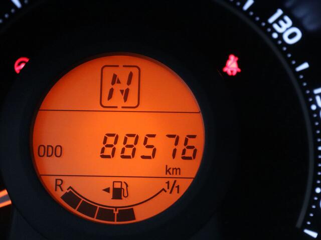 Toyota AYGO 73 pk VVT-i x-play AUTOMAAT Airco | Camera | Carplay | 15" Velgen