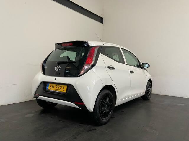 Toyota AYGO 1.0 VVT-i x-fun Airco. Cruise . 5-Deurs!