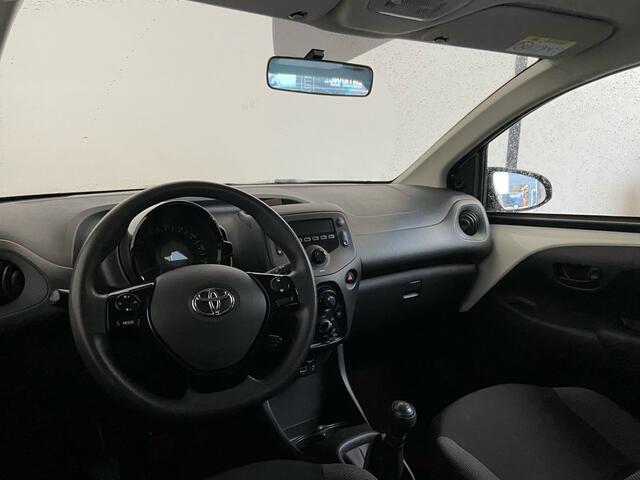 Toyota AYGO 1.0 VVT-i x-fun Airco. Cruise . 5-Deurs!