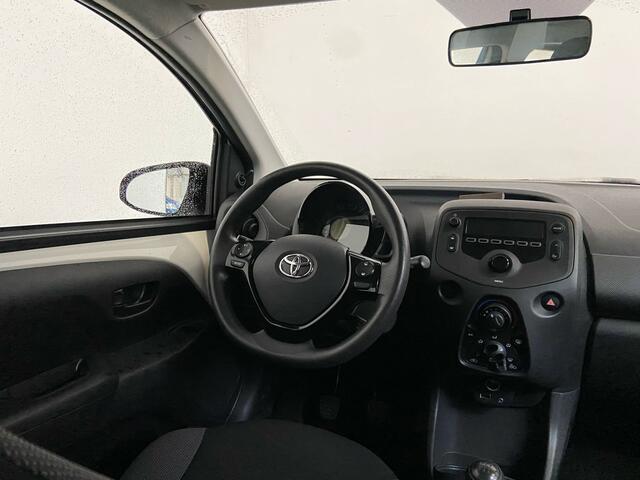 Toyota AYGO 1.0 VVT-i x-fun Airco. Cruise . 5-Deurs!