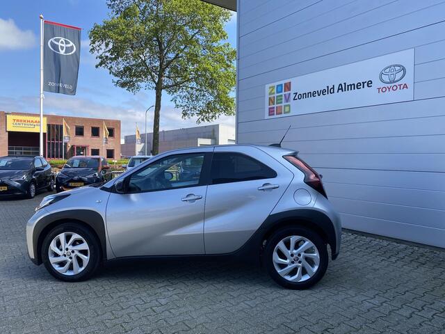 Toyota AYGO X 1.0 VVT-i MT first