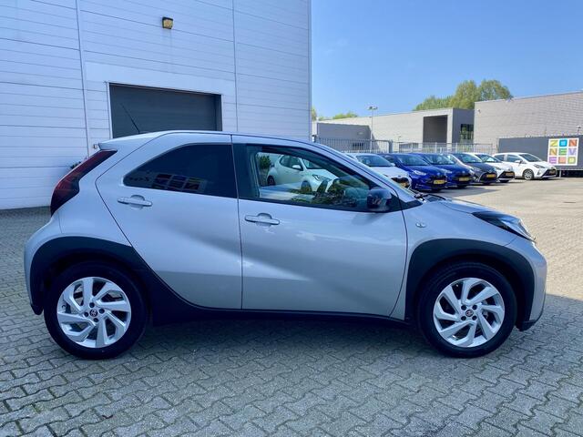 Toyota AYGO X 1.0 VVT-i MT first