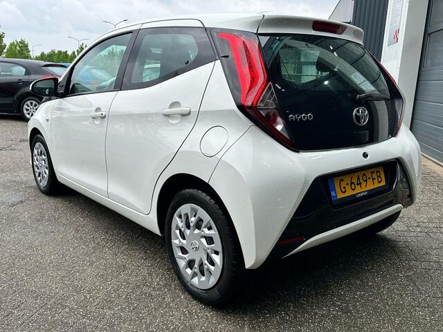 Toyota AYGO 1.0 VVT-i x-play ltd