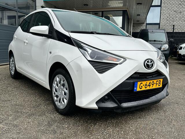 Toyota AYGO 1.0 VVT-i x-play ltd