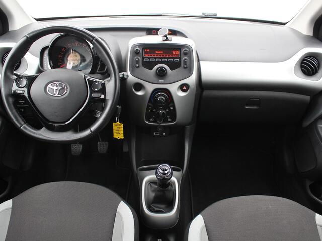 Toyota AYGO 1.0 VVT-i x-now / Airco / Bluetooth / Elektrische Ramen Voor / 5-Deurs / Stoelverwarming Bestuurdersstoel /