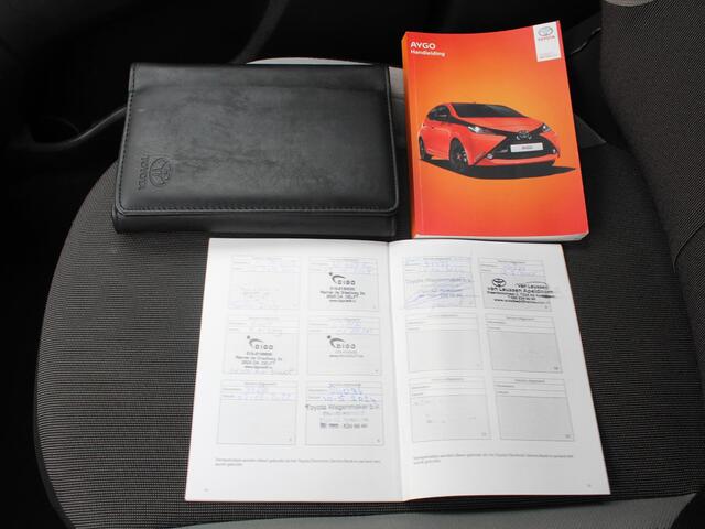 Toyota AYGO 1.0 VVT-i x-now / Airco / Bluetooth / Elektrische Ramen Voor / 5-Deurs / Stoelverwarming Bestuurdersstoel /
