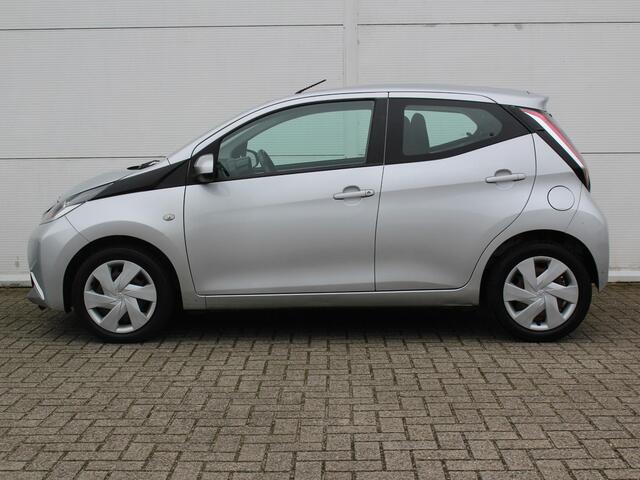 Toyota AYGO 1.0 VVT-i x-now / Airco / Bluetooth / Elektrische Ramen Voor / 5-Deurs / Stoelverwarming Bestuurdersstoel /