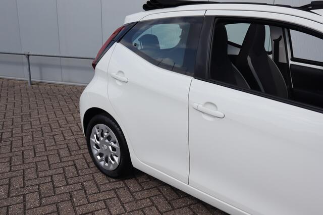 Toyota AYGO 1.0 VVT-i x-play ltd I Geen Import I Open dak