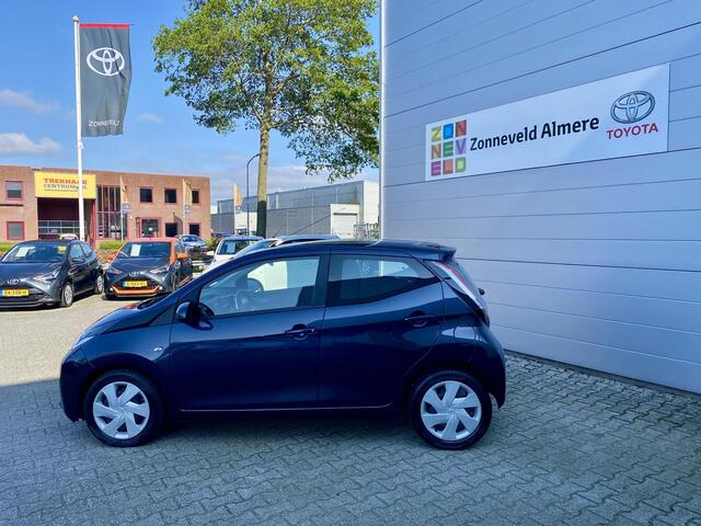 Toyota AYGO 1.0 VVT-i x-play AUTOMAAT