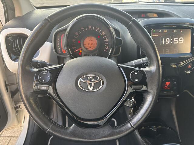 Toyota AYGO 1.0 VVT-i x-joy NL auto, zeer netjes