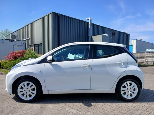 Toyota AYGO 1.0 VVT-i x-pure 5-Deurs/Airco/NL Auto