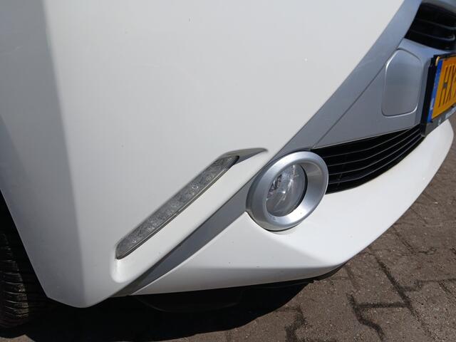 Toyota AYGO 1.0 VVT-i x-pure 5-Deurs/Airco/NL Auto