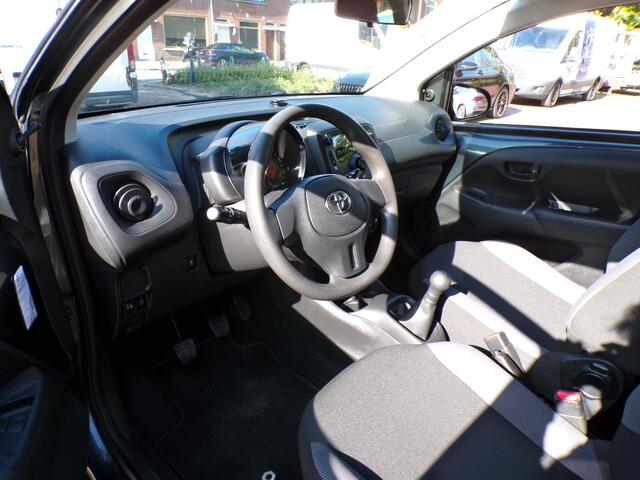 Toyota AYGO 1.0 VVT-i x-now 1E EIGENAAR ORG KM NAP AANTOONBAAR......