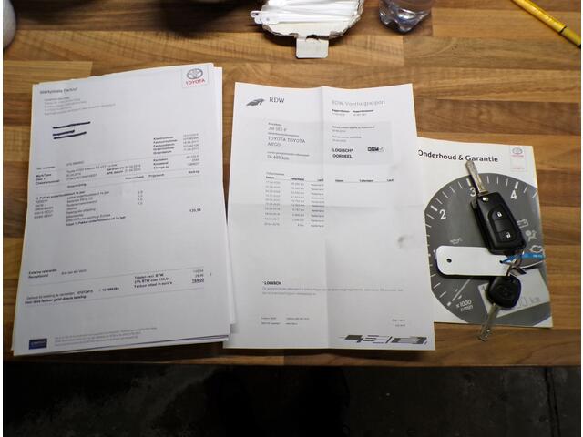 Toyota AYGO 1.0 VVT-i x-now 1E EIGENAAR ORG KM NAP AANTOONBAAR......
