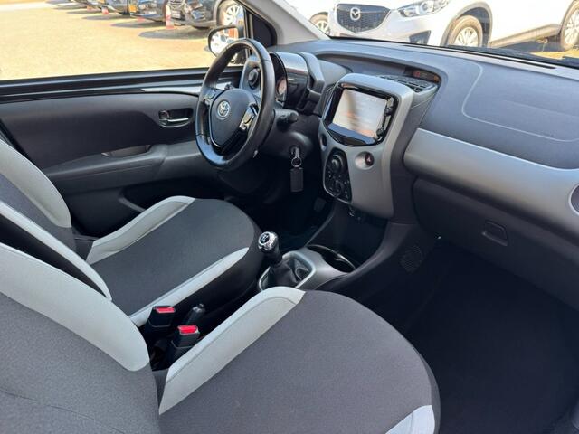 Toyota AYGO 1.0 VVT-i x-play Camera Cruise Airco Bluetooth