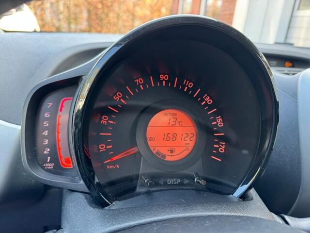 Toyota AYGO 1.0 VVT-i x-play Camera Cruise Airco Bluetooth