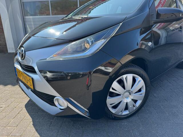 Toyota AYGO 1.0 VVT-i x-play Camera Cruise Airco Bluetooth